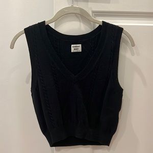 Cropped black sweater short sleeve